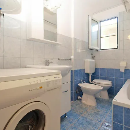 1686 Apartment